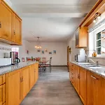 Casa Branca I Geraeumiger Rueckzugsort Fuer 12p By Interhome بيت للعطل *