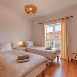 Casa Branca I Geraeumiger Rueckzugsort Fuer 12p By Interhome بيت للعطل Ribamar (Lourinha)