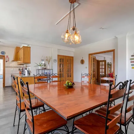 Casa Branca I Geraeumiger Rueckzugsort Fuer 12p By Interhome