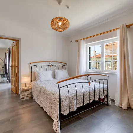 Casa Branca I Geraeumiger Rueckzugsort Fuer 12p By Interhome