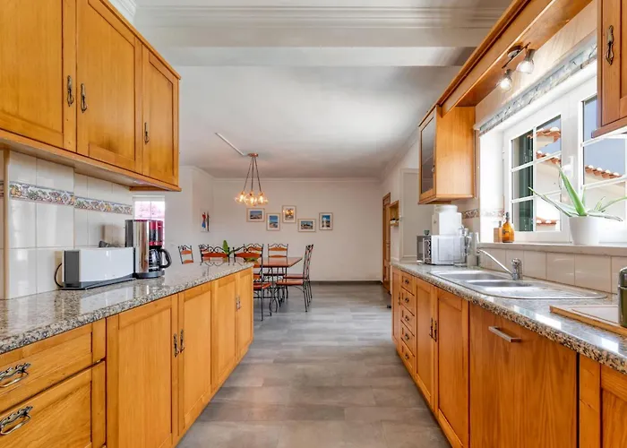 Casa Branca I Geraeumiger Rueckzugsort Fuer 12p By Interhome Prázdninový dům *