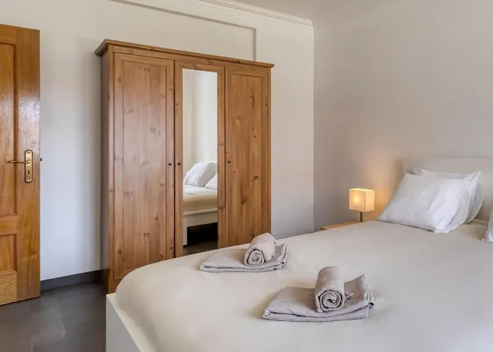 Prázdninový dům Casa Branca I Geraeumiger Rueckzugsort Fuer 12p By Interhome