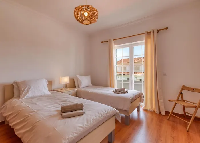 Casa Branca I Geraeumiger Rueckzugsort Fuer 12p By Interhome Prázdninový dům Ribamar (Lourinha)