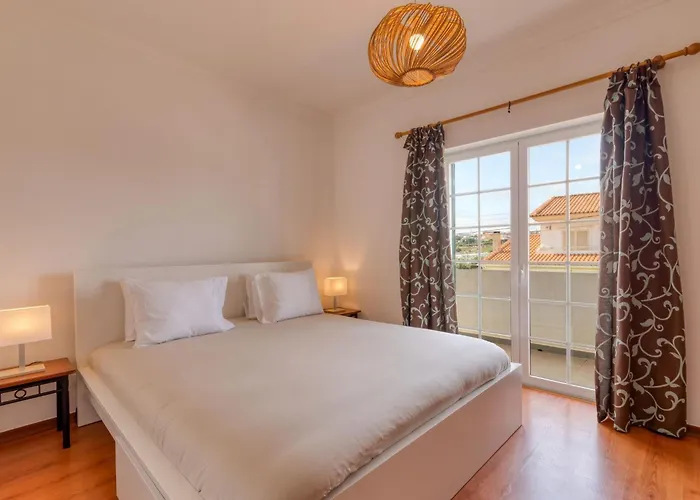 Casa Branca I Geraeumiger Rueckzugsort Fuer 12p By Interhome *