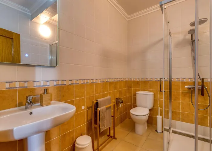 Casa Branca I Geraeumiger Rueckzugsort Fuer 12p By Interhome Hébergement de vacances