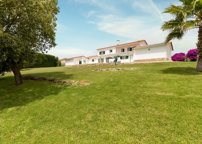 Prázdninový dům Casa Branca I Geraeumiger Rueckzugsort Fuer 12p By Interhome Ribamar (Lourinha)